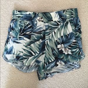 Tobi Lightweight Tropical-Print Shorts